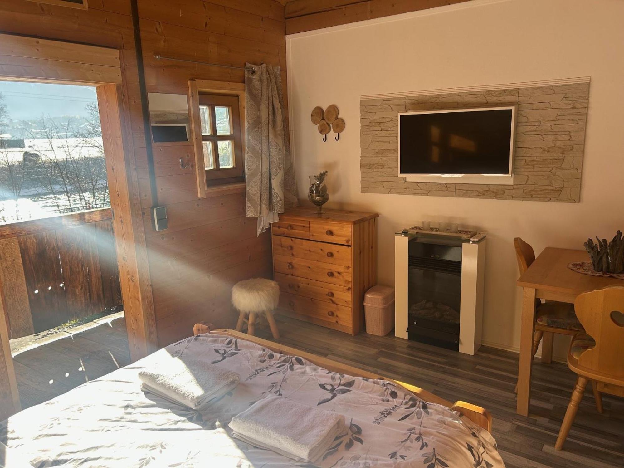 Inn-Side Adventure Cabins Haiming Exterior foto