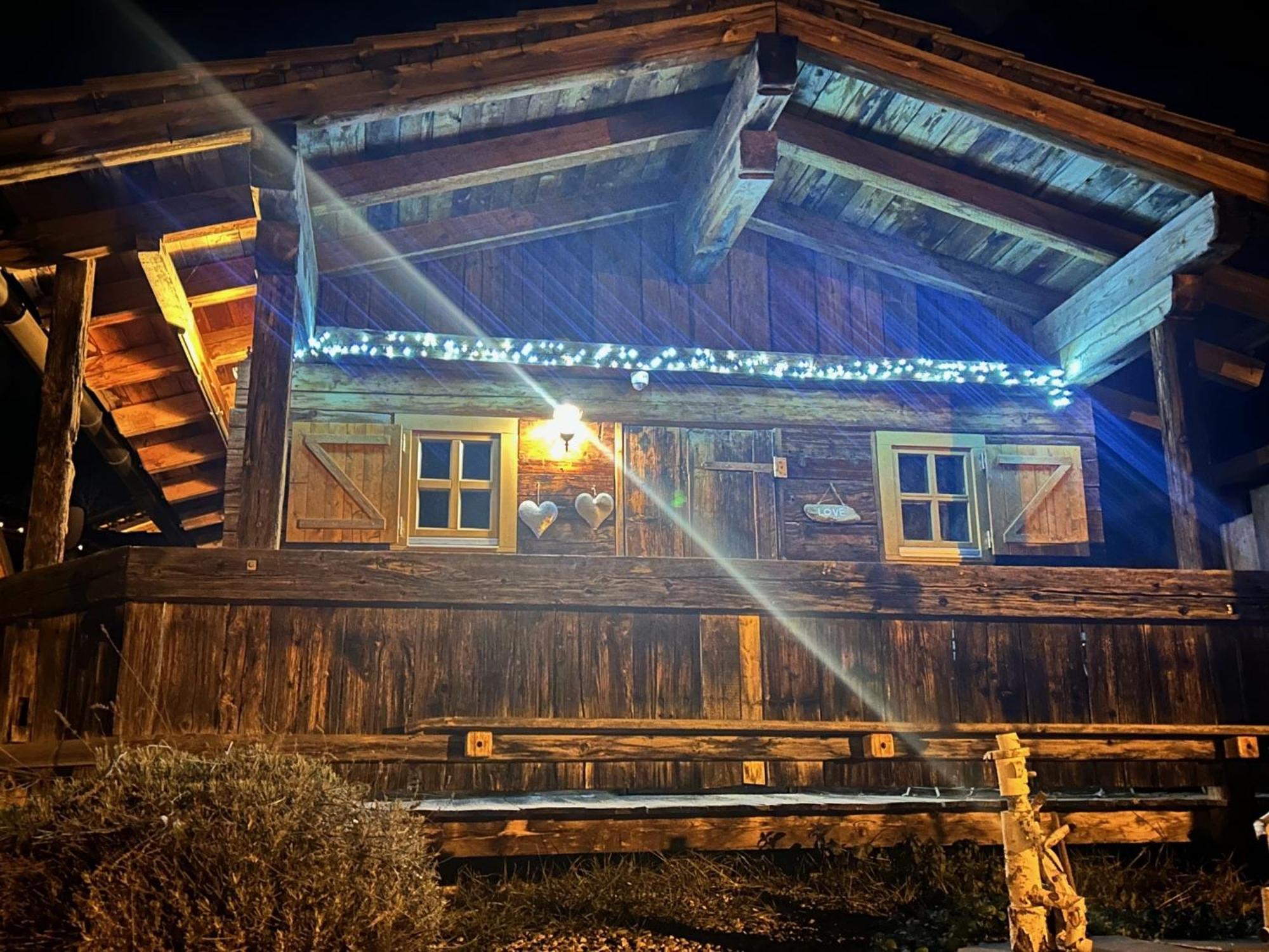 Inn-Side Adventure Cabins Haiming Exterior foto
