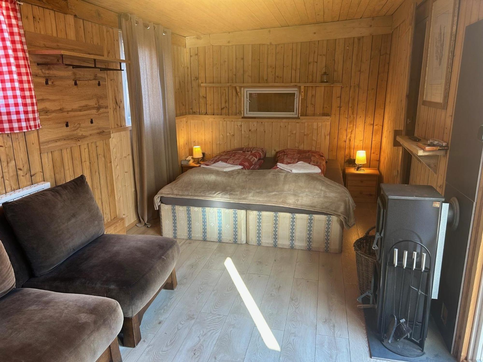 Inn-Side Adventure Cabins Haiming Exterior foto